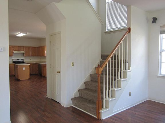 4th image of 2953 Beaden Dr