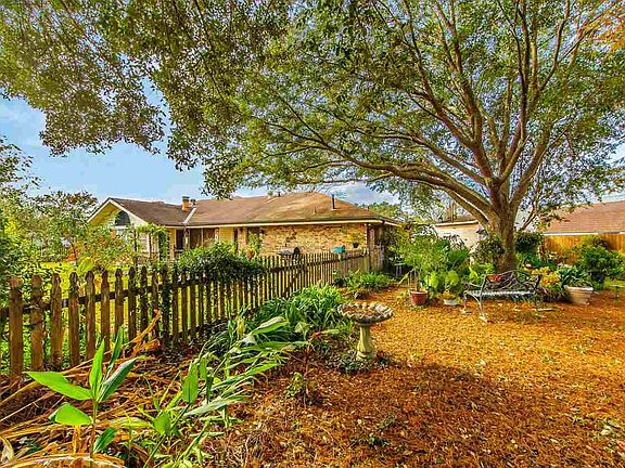 2nd image of 111 Brinwood Cir