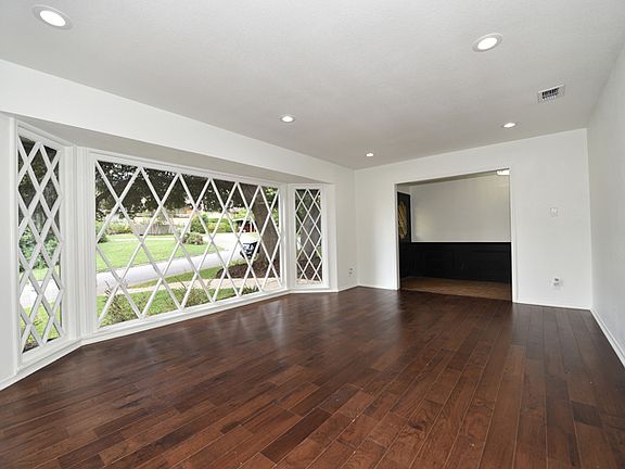 5th image of 6406 Laurelhill Dr