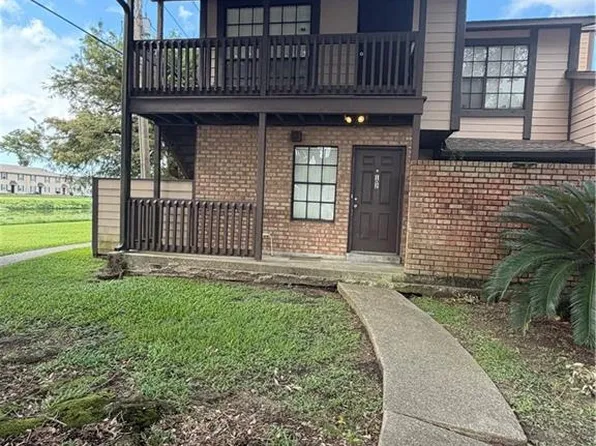 742 Fairfax Dr APT 102, Gretna, LA 70056
