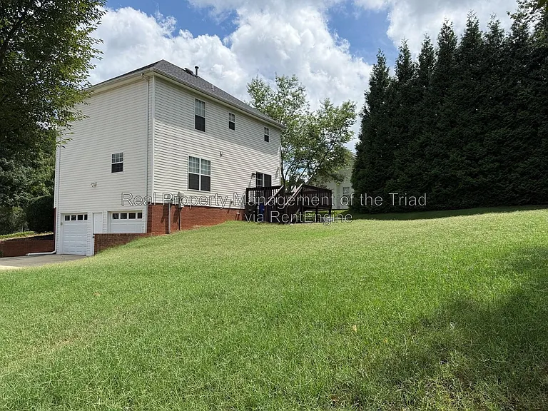 2740 Bridgeport Dr — Photo 19