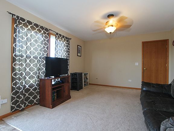 4th image of 1625 Patriot Way