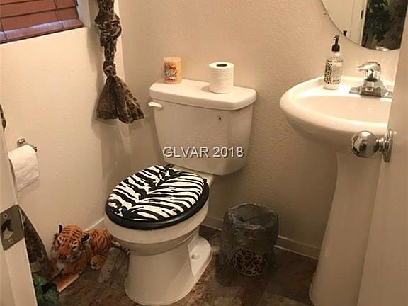 4th image of 889 Plantain Lily Ave