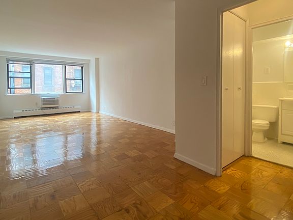 5th image of 435 W 57th St APT 11P