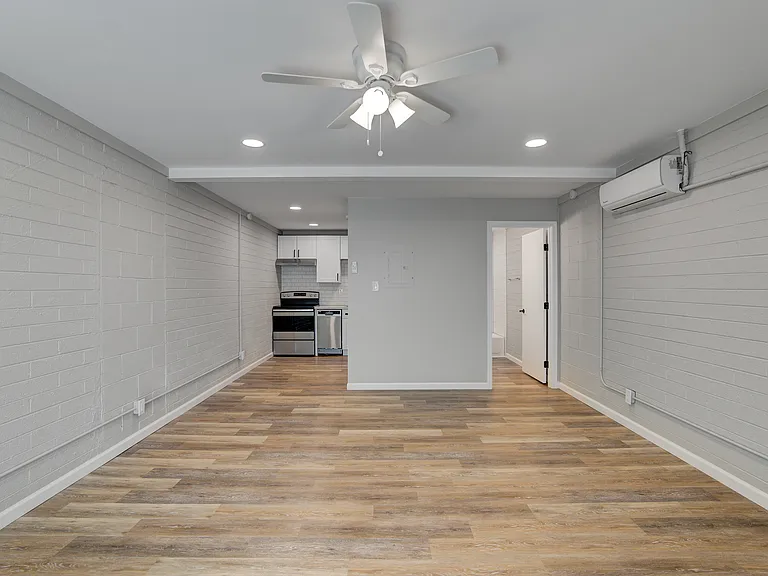 1606 E Catalina Dr #B — Photo 2