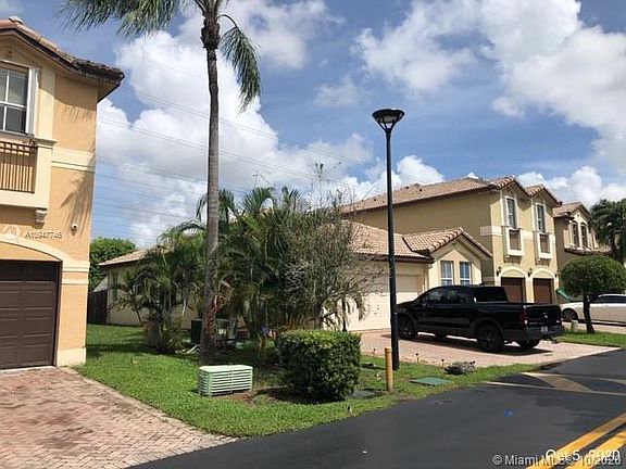 2nd image of 11023 NW 48th Ln