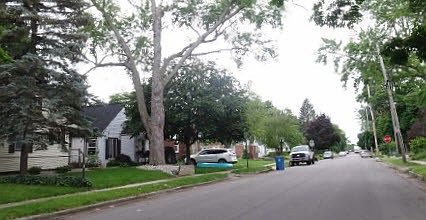 2nd image of 1115 Hazen St SE