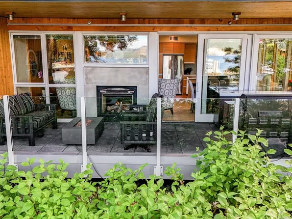 851 Verdier Ave #101, Central Saanich, BC V8M 1C5