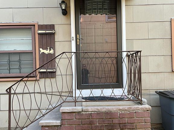 2nd image of 492 Ashworth Ave