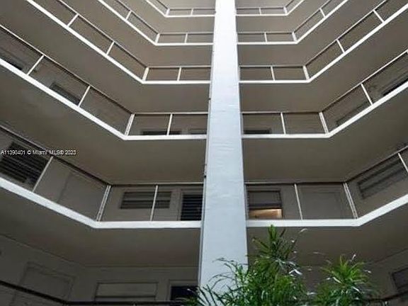 3rd image of 1881 Washington Ave APT 5A