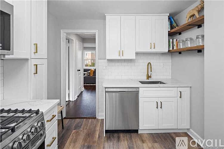 1st image of 21 Standish Rd APT 1