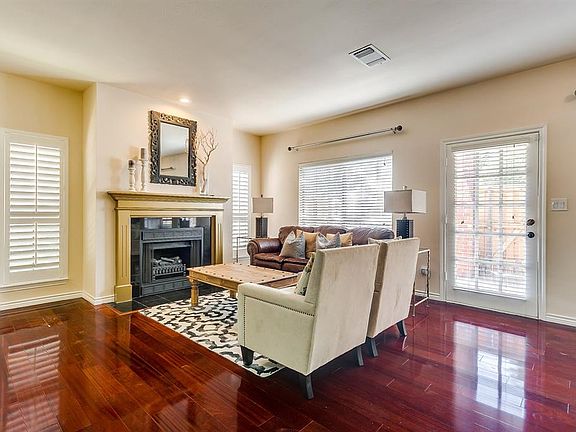 4th image of 2304 Kenley St #2304