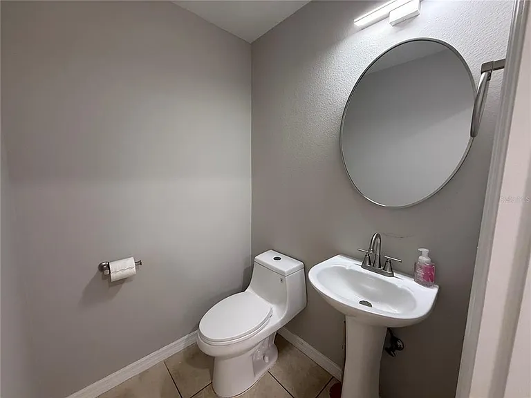 2907 W Chestnut St — Photo 14