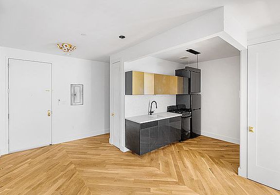 3rd image of 164 Stuyvesant Ave #2F