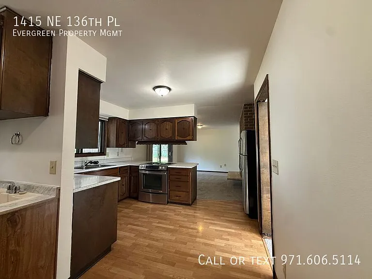 1415 NE 136th Pl — Photo 15