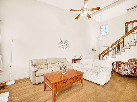 5th image of 1449 Greens Ct