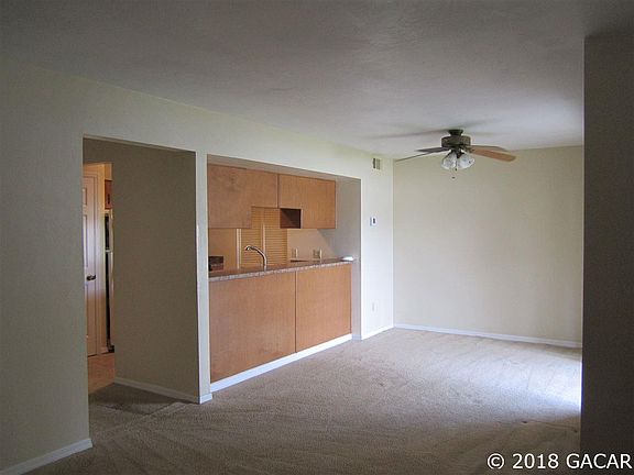 4th image of 6400 NW 106th Pl APT 9