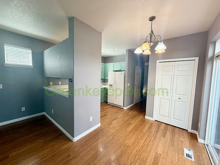 936 SE Elina Ave — Photo 3
