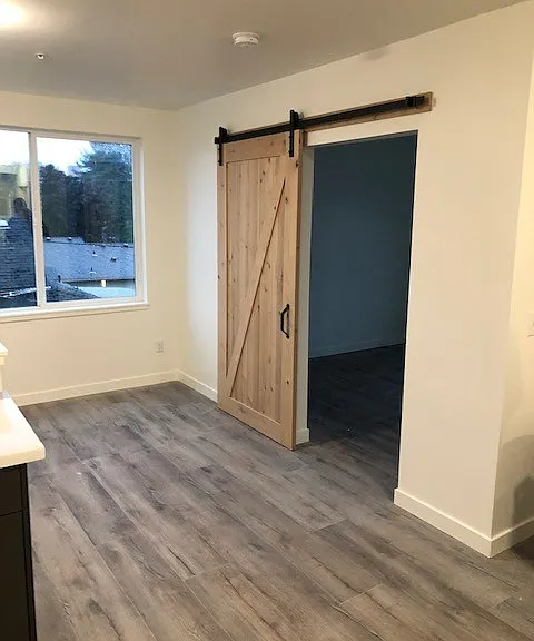 1714 Columbia Street 305 W — Photo 9