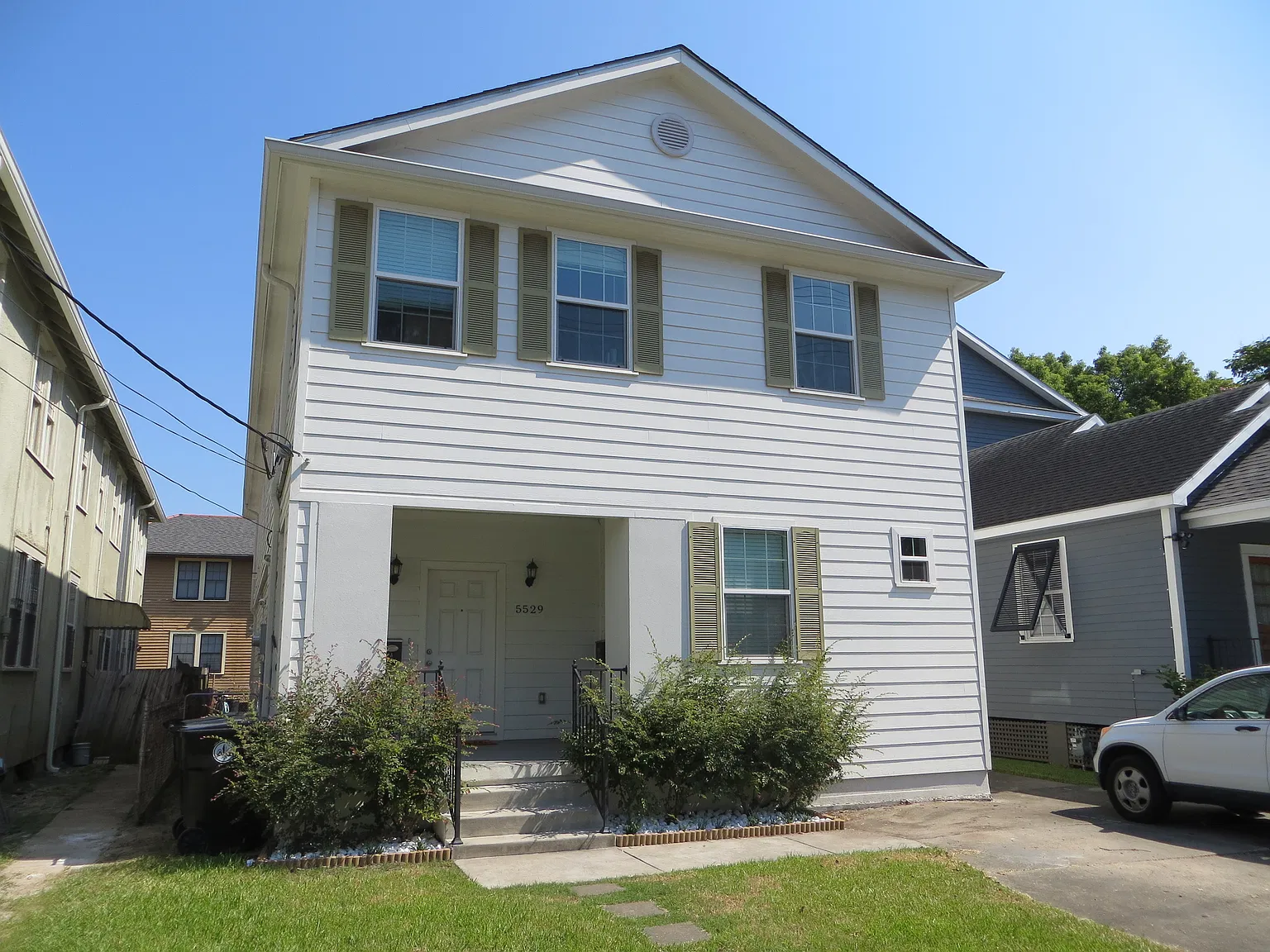 4 bed, 2000 sqft, $3,400 — Photo 1