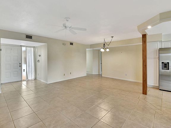 4th image of 3205 Black Oak Court