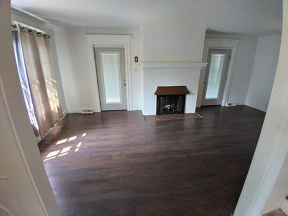 4th image of 1224 Akin Dr