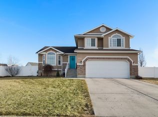 3887 W 1450 N, West Pt, UT 84015