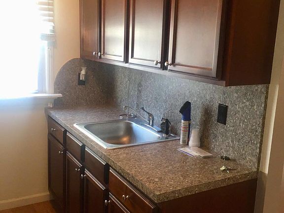 4th image of 77 Ainsworth Ave #B