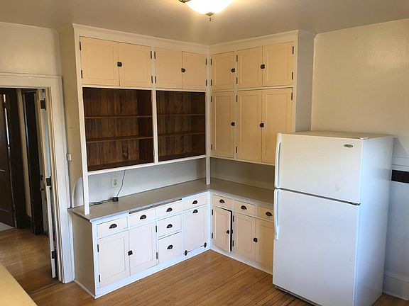 5th image of 900 30th Ave S #2