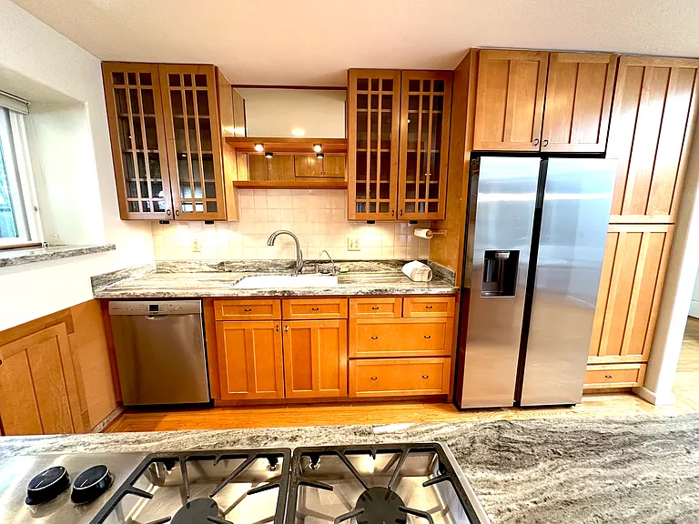 26 Del Monte Ave — Photo 3