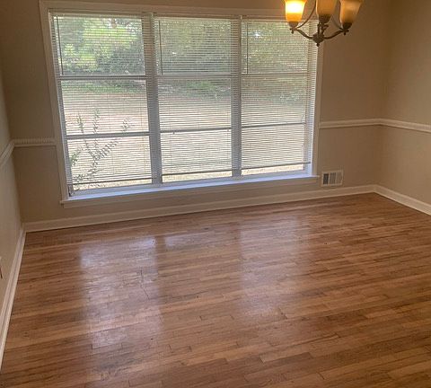 4th image of 2976 Toney Dr