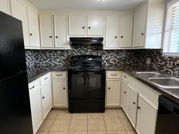 200 S Anderson St, Angleton, TX