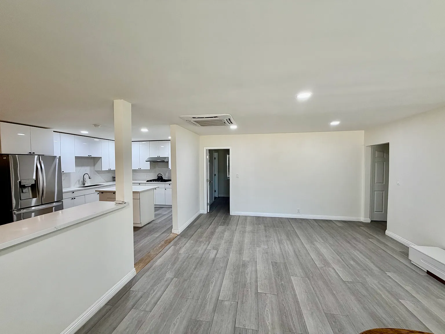 4 bed, 1388 sqft, $4,280 — Photo 4
