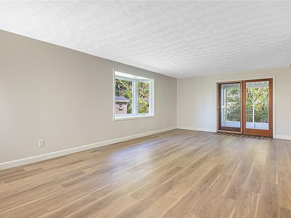 3rd image of 73 Dale Ridge Dr