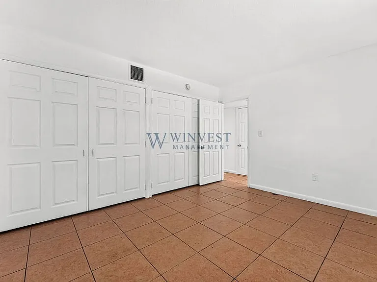 Presidential View Apartments — Photo 35