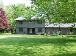1N857 Mulhern Dr, Elburn, IL 60119