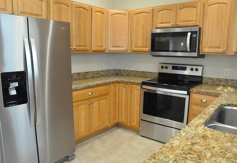604 S Junction Ave — Photo 2