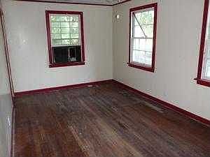 3rd image of 138 Deluna Cir