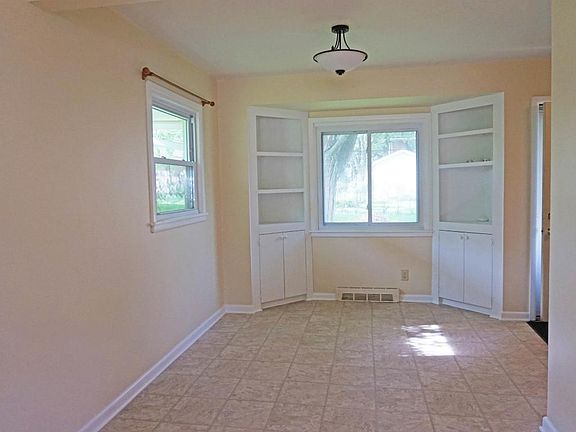 5th image of 1209 W Bel Ayr Dr