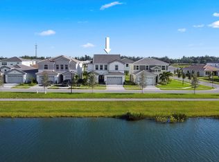 13692 Spruce Pine Dr, Loxahatchee, FL 33470