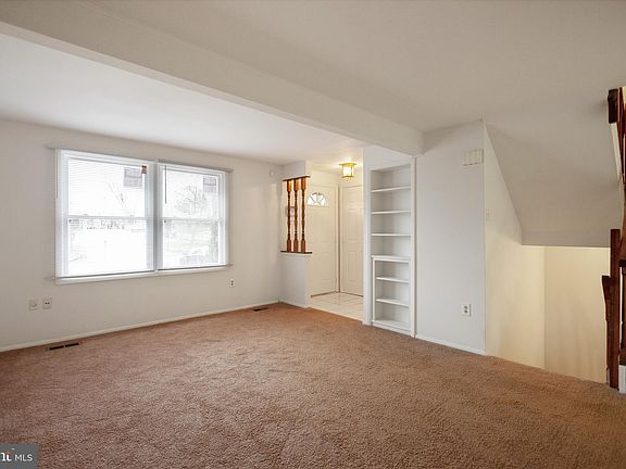 3rd image of 609 Glynlee Ct