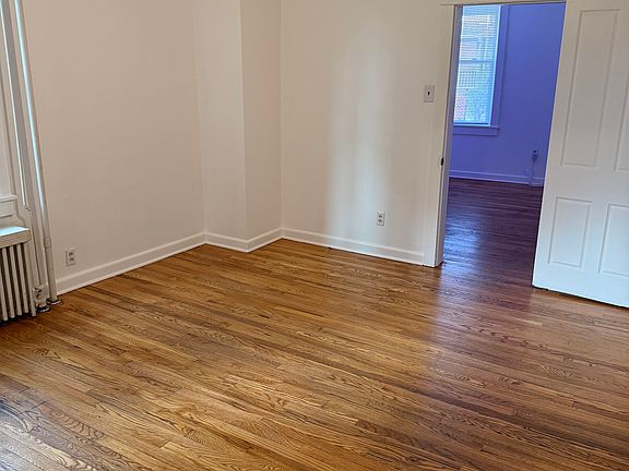 4th image of 907 N Duke St APT 1