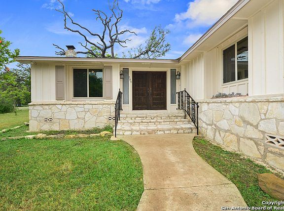 4th image of 389 Knollwood Cir