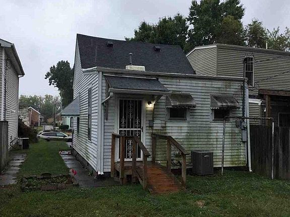 3rd image of 1009 E Market St