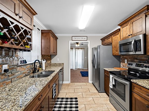 4th image of 211 Cedar St #1