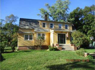 17 Hoxie Ct, Coventry, RI 02816