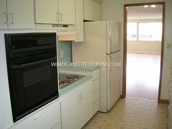 3rd image of 2515 4th Ave E