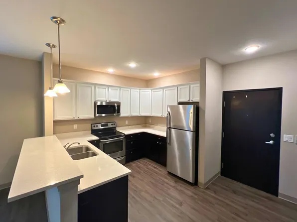 2105 Cottonwood Rd, 2105 Cottonwood Rd #84e47c816, Ames, IA 50014