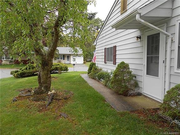 2nd image of 13A West Virginia Dr