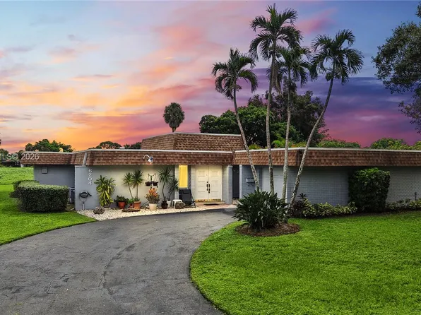 6204 Jacaranda Cir, Tamarac, FL 33319
